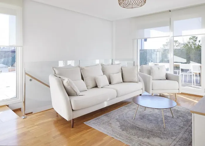 Esnatuz - Basque * 圣塞瓦斯蒂安